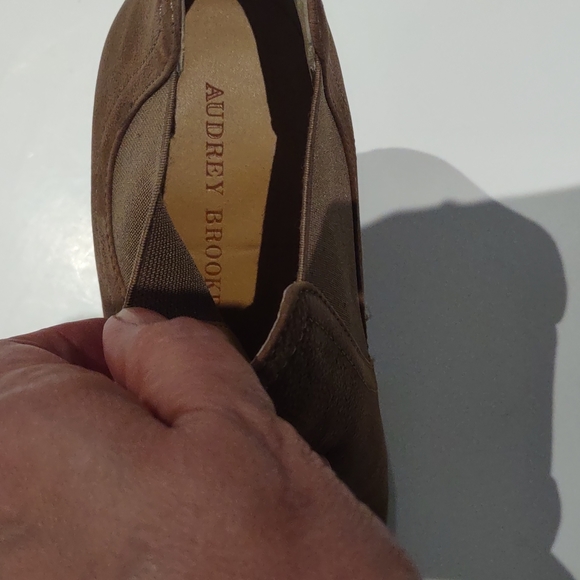 Beautiful brown boots by Audrey Brooks🍀☘️🌼 - Picture 12 of 13